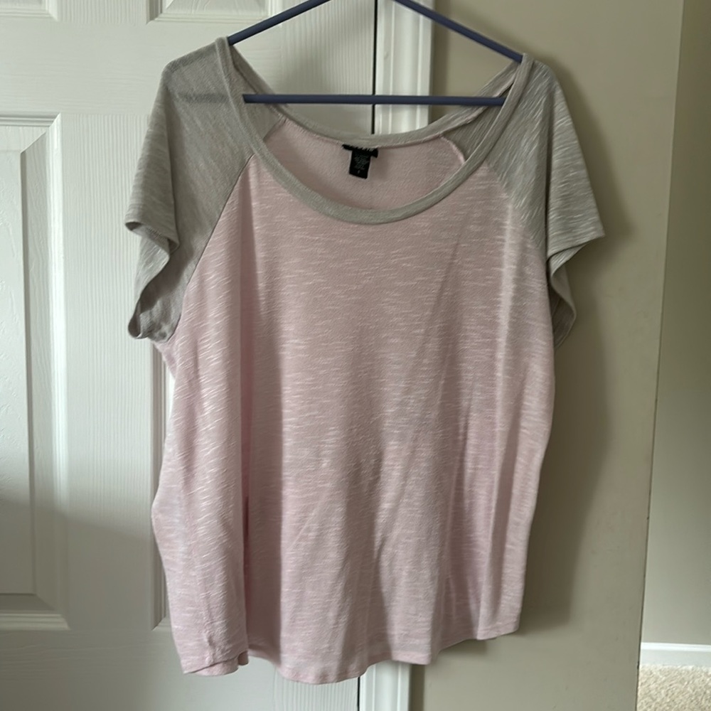 Torrid size 1 light weight sweater short sleeve